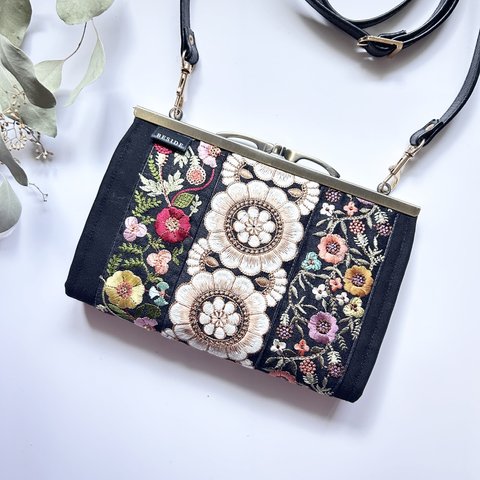 華やか♪インド刺繍リボン　 スマホも入るお財布ショルダー☆ スマホショルダー