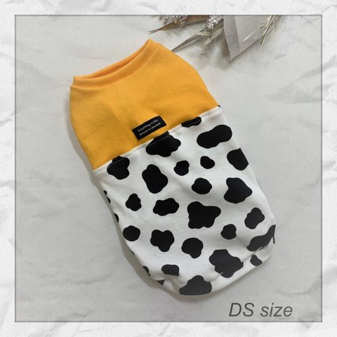 値下げ‼︎新作✨完成品/犬服‼︎小型犬DSサイズ 牛柄タンクトップ/トイストーリー/スムースニット/オールシーズン 🐮2,200円→2,000円