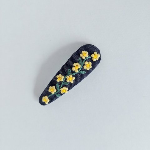 刺繍パッチンピン