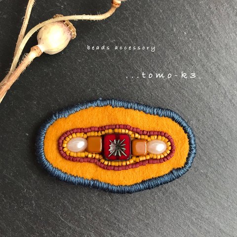 チェコビーズ刺繍のバレッタ