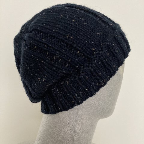 手編み　ツイード毛糸のニット帽子　