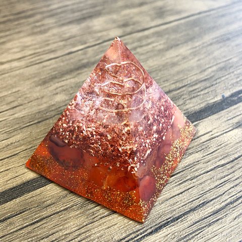 ピラミッド型Ⅱオルゴナイト カーネリアン