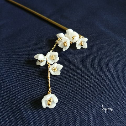白い花の簪
