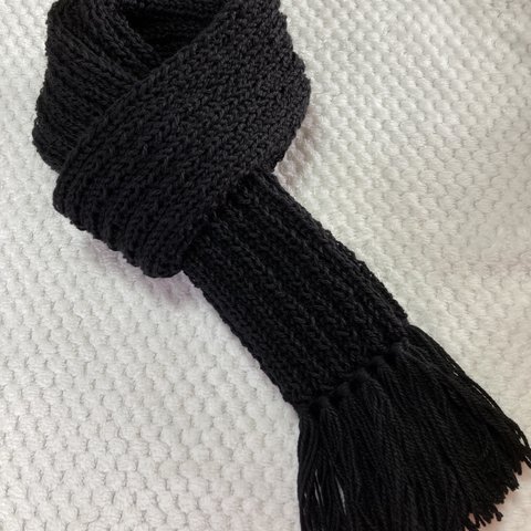 再販😊✖︎５ふんわり柔らか手編みマフラー（黒)