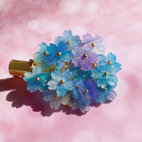 桜のヘアクリップ 幻想の夜桜 オーロラ色