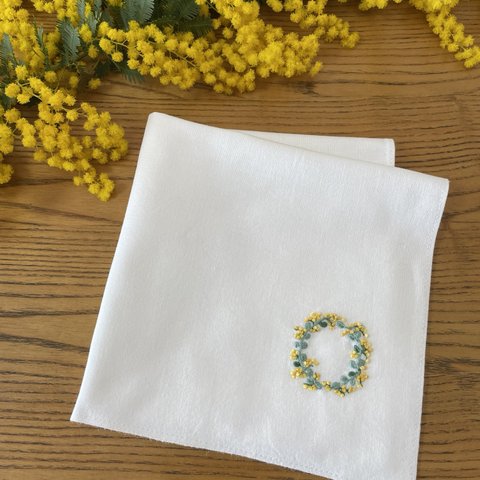 ミモザリース刺繍　パールアカシア　淡　ハンカチ布巾