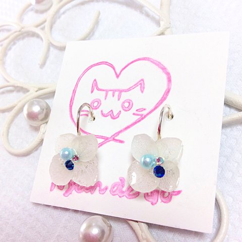 ブリザーブドフラワー紫陽花の1粒ピアス♡ホワイト♡