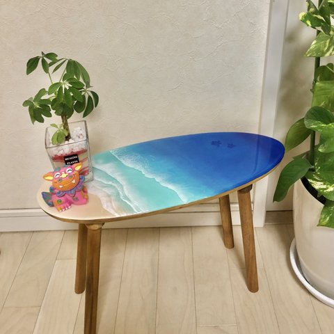 海のある暮らし　組み立て式ミニテーブル　サーフボード型　花台　海レジン　レジンアート　海　海雑貨　海小物　プランター　台