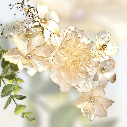 【再版2】成人式 ウェディング ⭐︎ 芍薬 と 桔梗 白いお花 の髪飾り ☆ アメリカンフラワー
