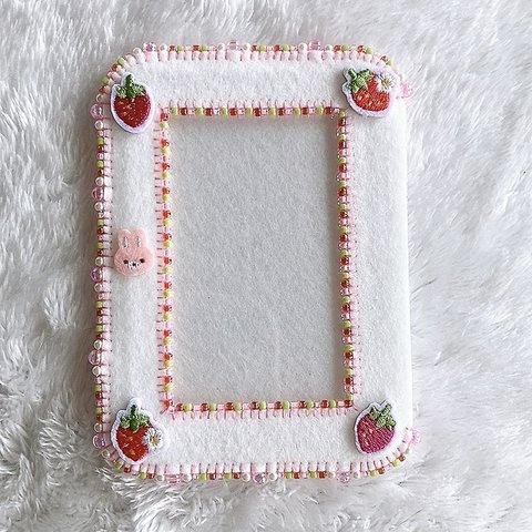 トレカケース　トレカケースデコ　B8 いちご🍓