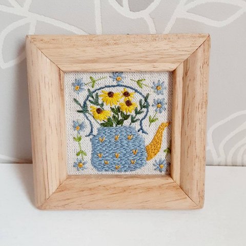 ⭐️新作⭐️刺繍フレーム🌻ひまわりポット　お花の刺繍　 壁飾り インテリア雑貨 ハンドメイド