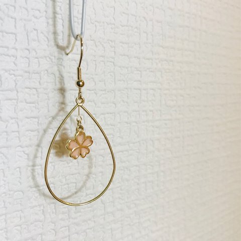 【kai♡ui】シンプルな桜モチーフのピアス