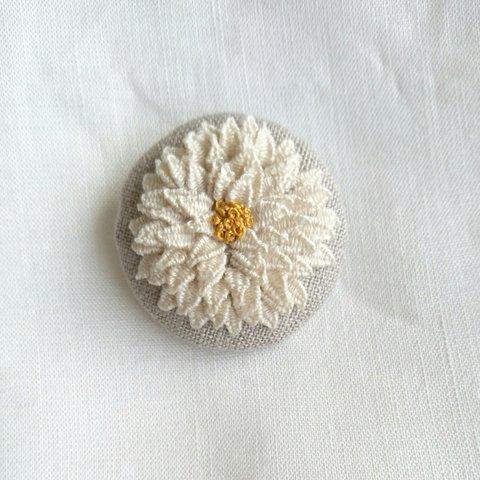 《受注製作》刺繍ブローチ white dandelion