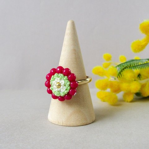 《刺繍とビーズ》お花のリング🌼ワインレッド