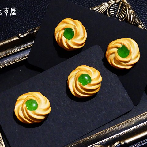 絞り出しクッキーのピアス　（ドレンチェリー）