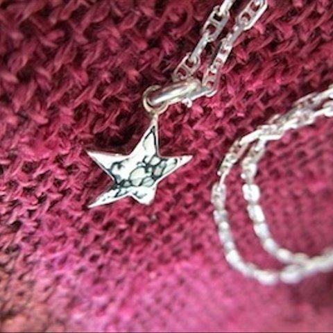 【Hammered Star Pendant.】