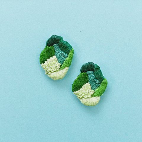 green×green刺繍ピアス