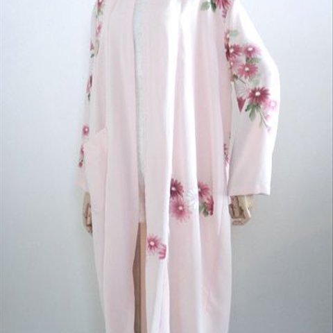 着物リメイク✿花模様がたくさんはいって可愛いピンク色の羽織からのカーディガン