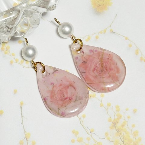 雫越しの花＊ピンク＊ローズ＊レジン＊ドロップ＊ピアス＊イヤリング＊