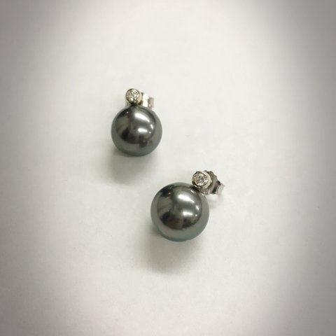 18Kタヒチパールピアス