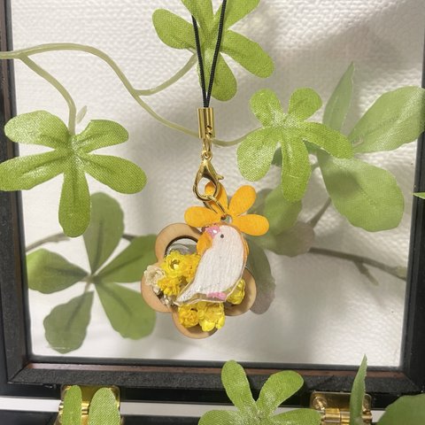 小鳥 と お花畑  レジン ストラップ