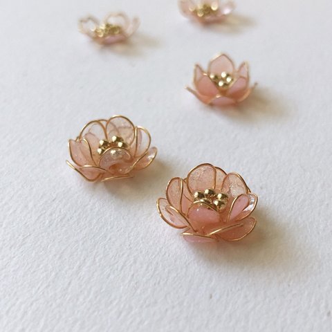 桃の花ピアス