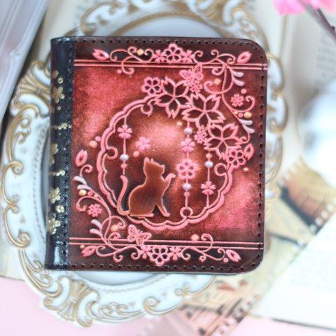 【ビターストロベリー色】猫と桜の洋古書風折り畳み財布