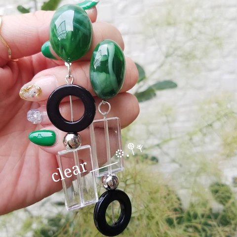 トレンドカラーGREEN!!緑✨アシンメトリーアクセ