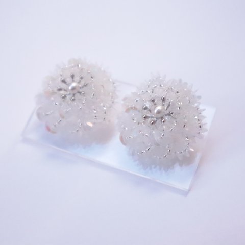 Design#016 イヤリング/ピアス #ビーズ #スパンコール #花 #フララー #クリア #キュート #ウェディング #デイリー #お出かけ #プレゼント #母の日 #春色 #フォーマル