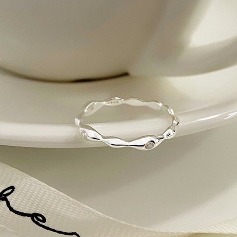 シルバー925   華奢　ニュアンス　リング　指輪　silver925 フリーサイズ　大きさ調整可能