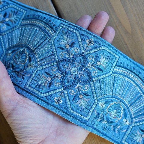 70㎝カット済【インド刺繍リボン】シルク　刺繍　リボン　りぼん   【ブルー】