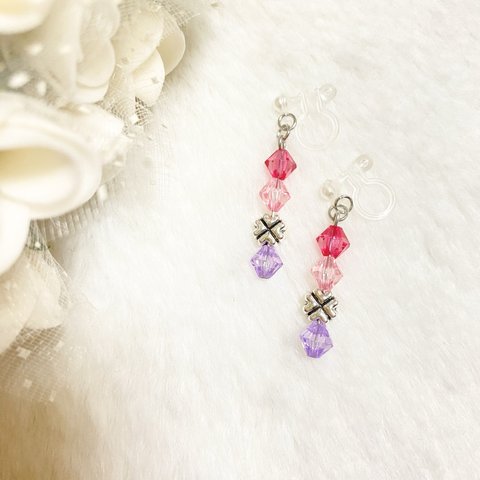 小さめ ♡ 可愛い ピンク の ノンホールピアス イヤリング ♡ クローバー