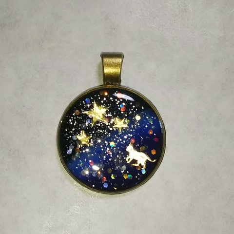 【 初心者】レジン 宇宙塗り 宇宙猫 キーホルダー 