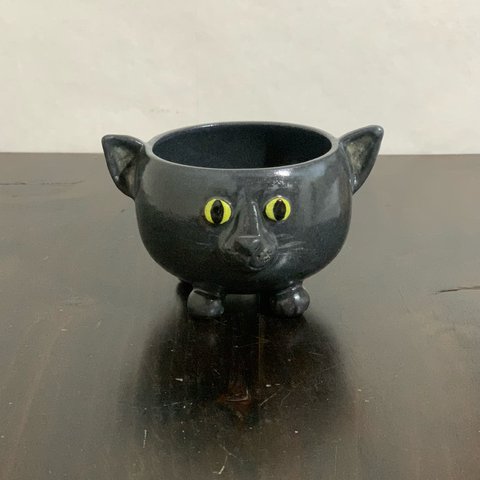 陶器　黒猫さんの植木鉢