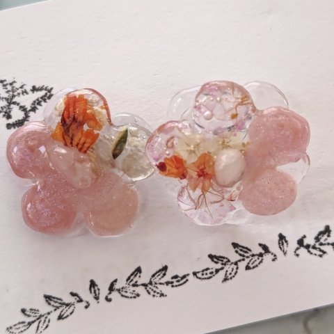 お花のピアス(桃橙×クリア)