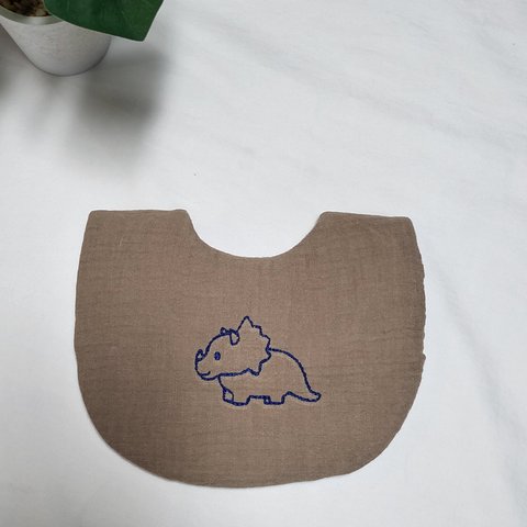 [1点物]　刺繍入り　ふんわりベビースタイ　よだれかけ