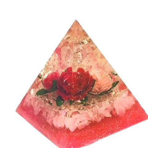 ピラミッド型　オルゴナイト　ピンク