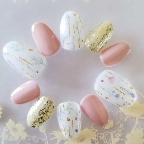 Sheer Botanical Nail Almond