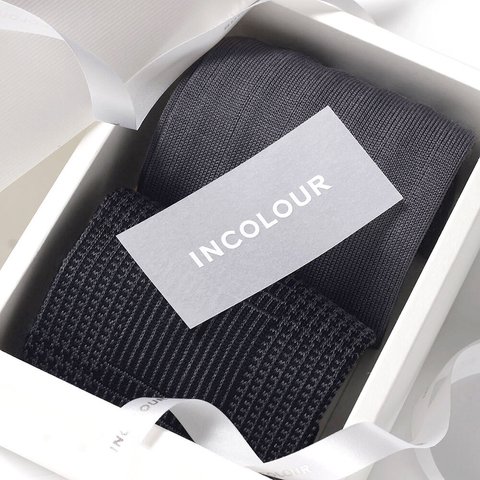 上質な靴下を贈ろう！ メンズソックス2足組ギフトセット －  INCOLOUR グレー &ブラック