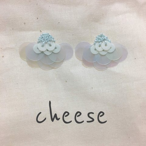 89◇フリル刺繍ピアス/イヤリング.ブルー