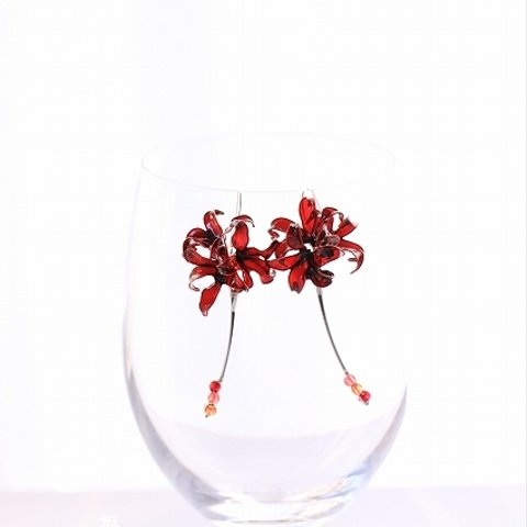 彼岸花   曼珠沙華 ピアス（イヤリング） red spider lily 片耳　ネックレスにも ディップアート和 和装 ワイヤーアクセサリー