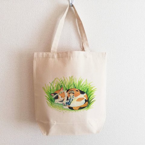 【送料無料・2サイズ】ミケ猫とシロツメクサの花冠トートバッグ 絵本風水彩デザイン