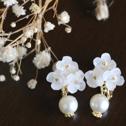 小さなお花のイヤリング/ピアス