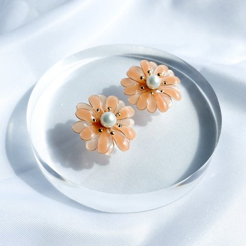 パステルオレンジのお花 ピアス 