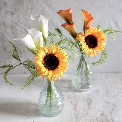 【レトロなガラス花瓶付き】ひまわりとカラーの夏の投げ入れアレンジ