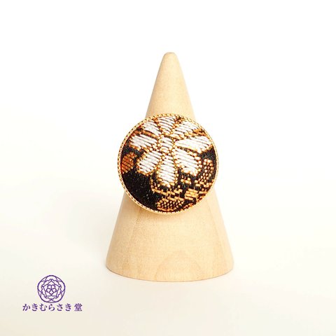 華やか金襴まんまるリング〜花柄黒