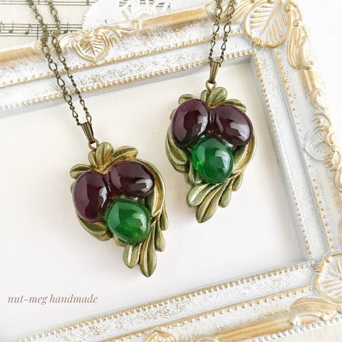 オリーブのネックレス・ダークパープル&グリーン( olive necklace/植物/ボタニカル/レジン/樹脂/ペンダント/首飾り)