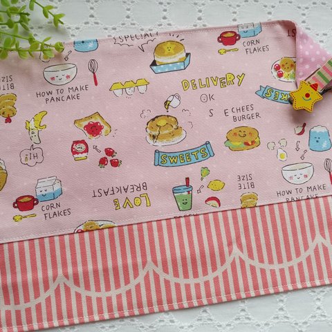 新作柄 ♡ランチマット♡ 20×25㎝
  20×30㎝
  25×35㎝  パン  なみなみ  水玉  ホットケーキ  スマイルタイム ランチョンマット