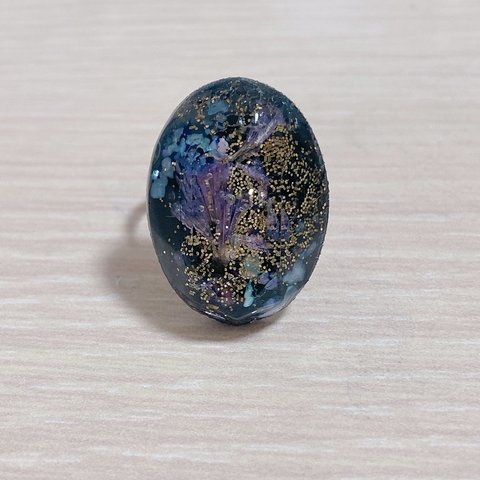 レジンアクセサリー　指輪💍　春　ドライフラワー　ブラック　パープル　リング　アンティーク　ハンドメイド