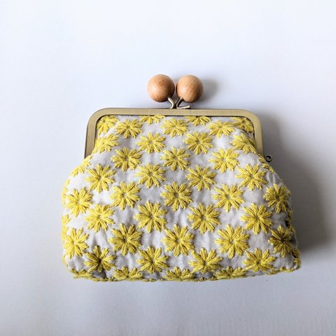 黄色いお花の刺繍の親子がま口ポーチ